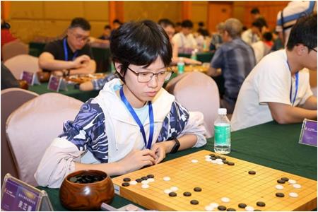 【清源圍棋學(xué)霸之麥芷青】 棋海揚(yáng)帆，學(xué)海遨游：“麥子”的智慧雙翼